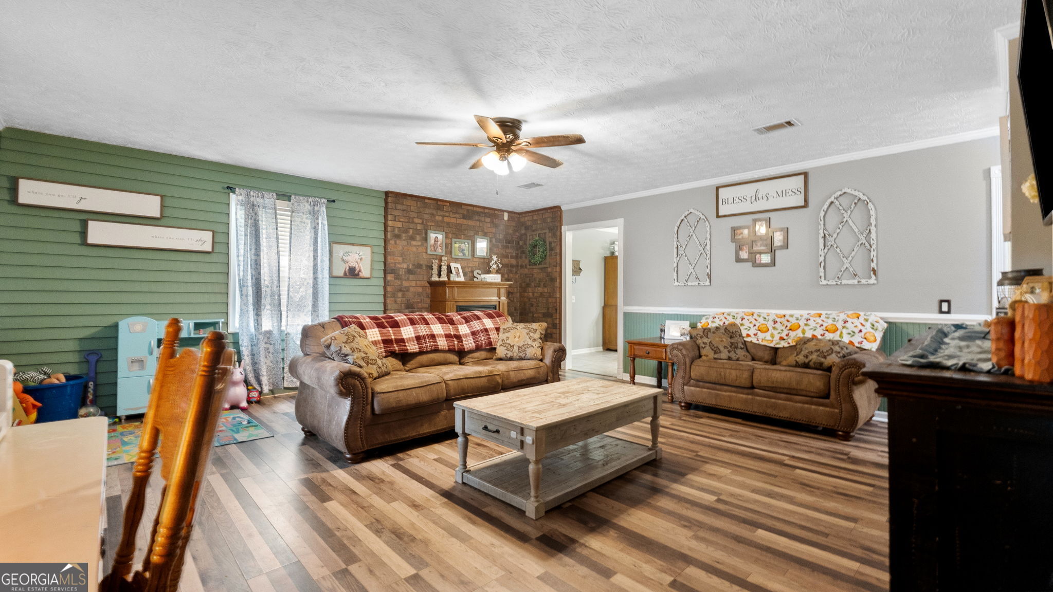 49 Southern Woods DR