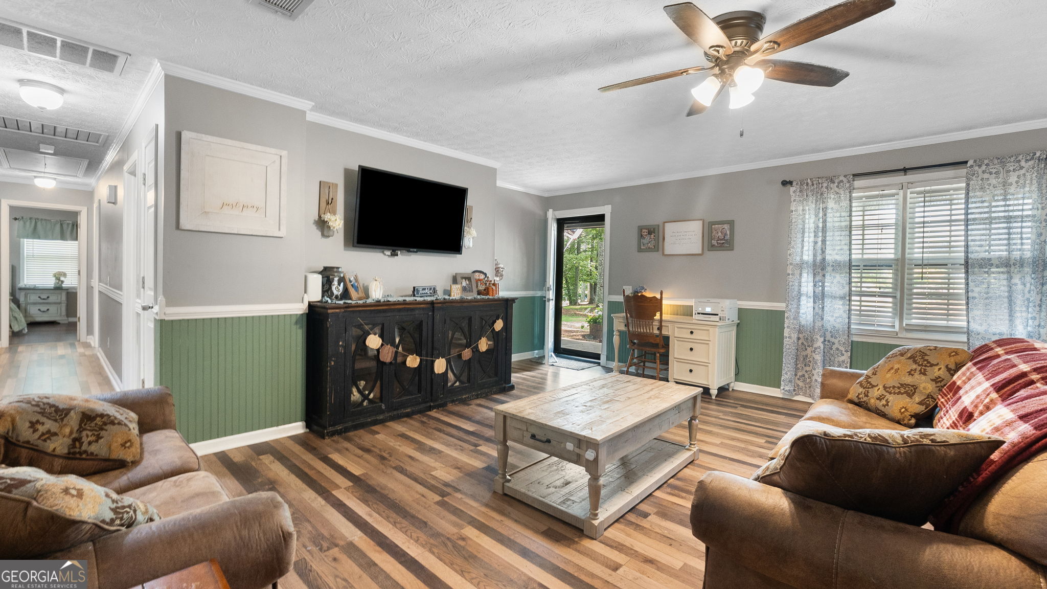 49 Southern Woods DR