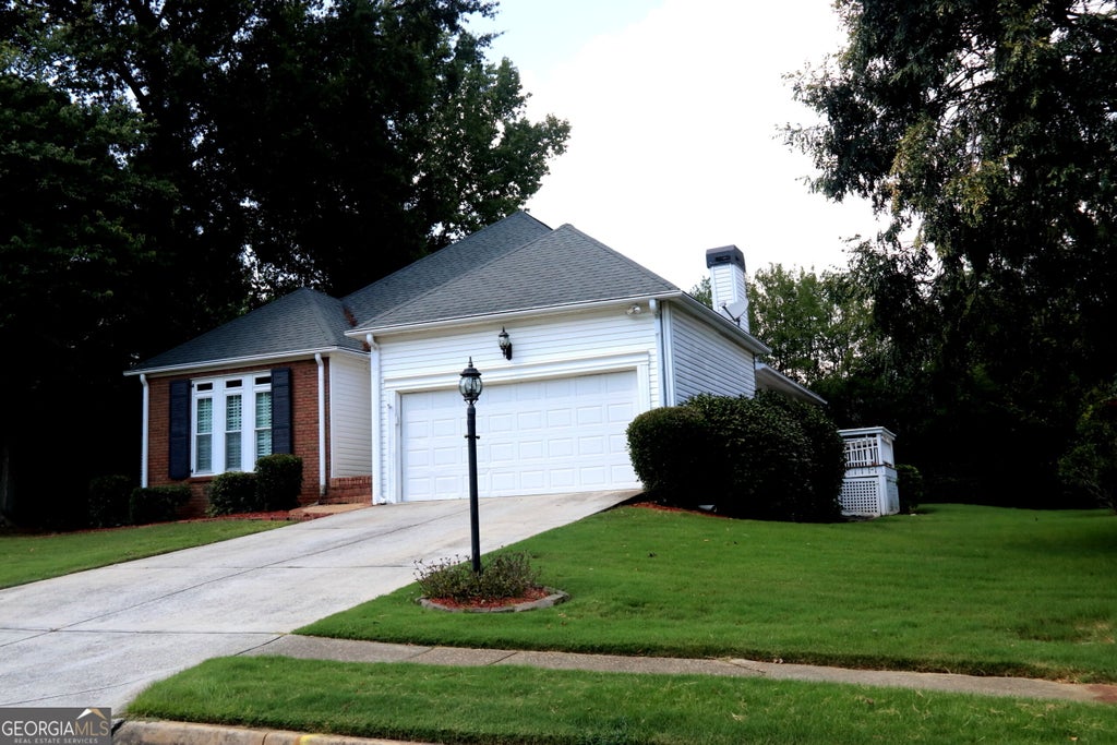 Photo of 160 Fenwyck Commons, Fayetteville, GA 30214 (MLS # 10840718)