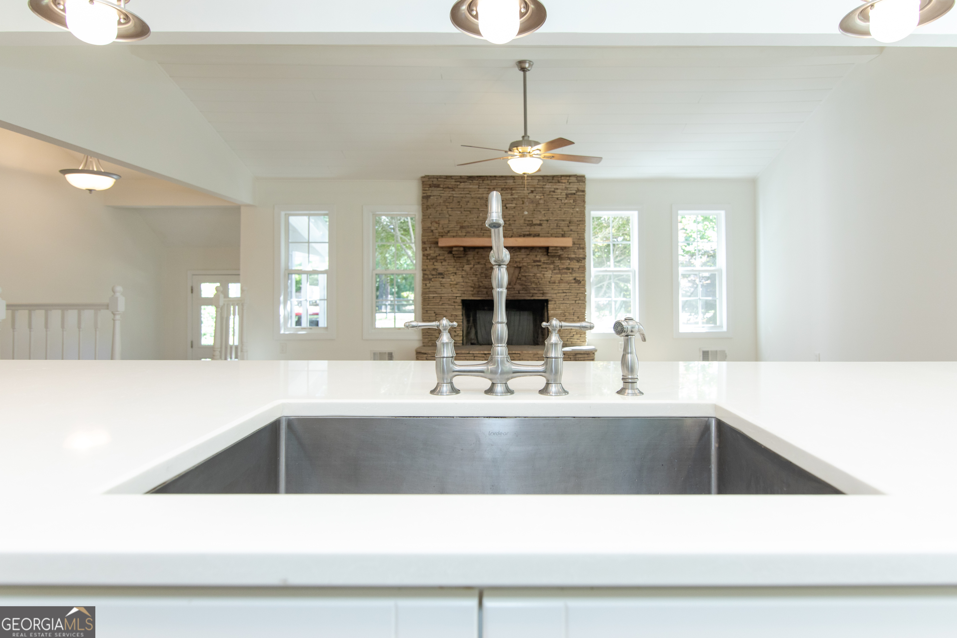 533 Arnold Mill RD