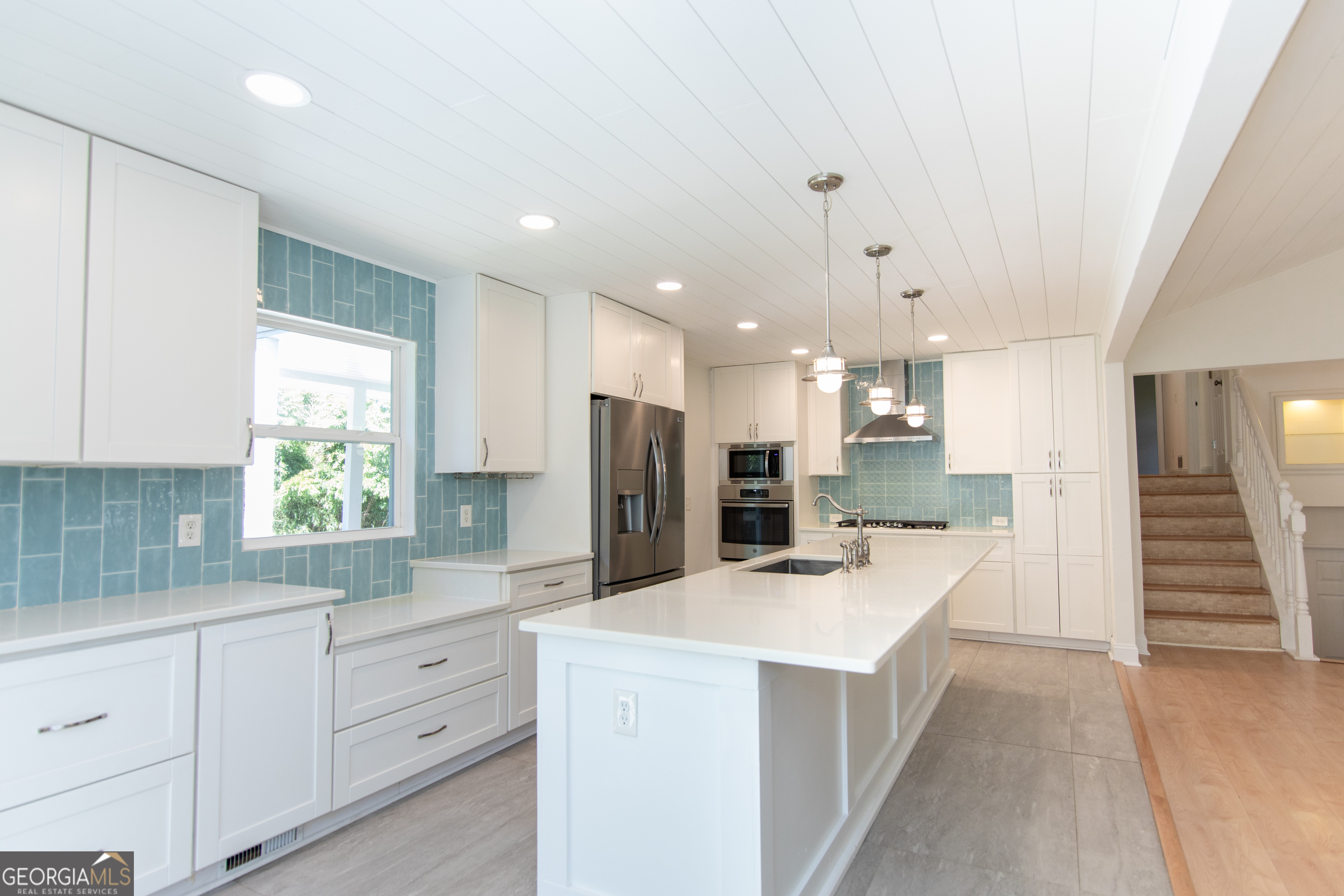 533 Arnold Mill RD