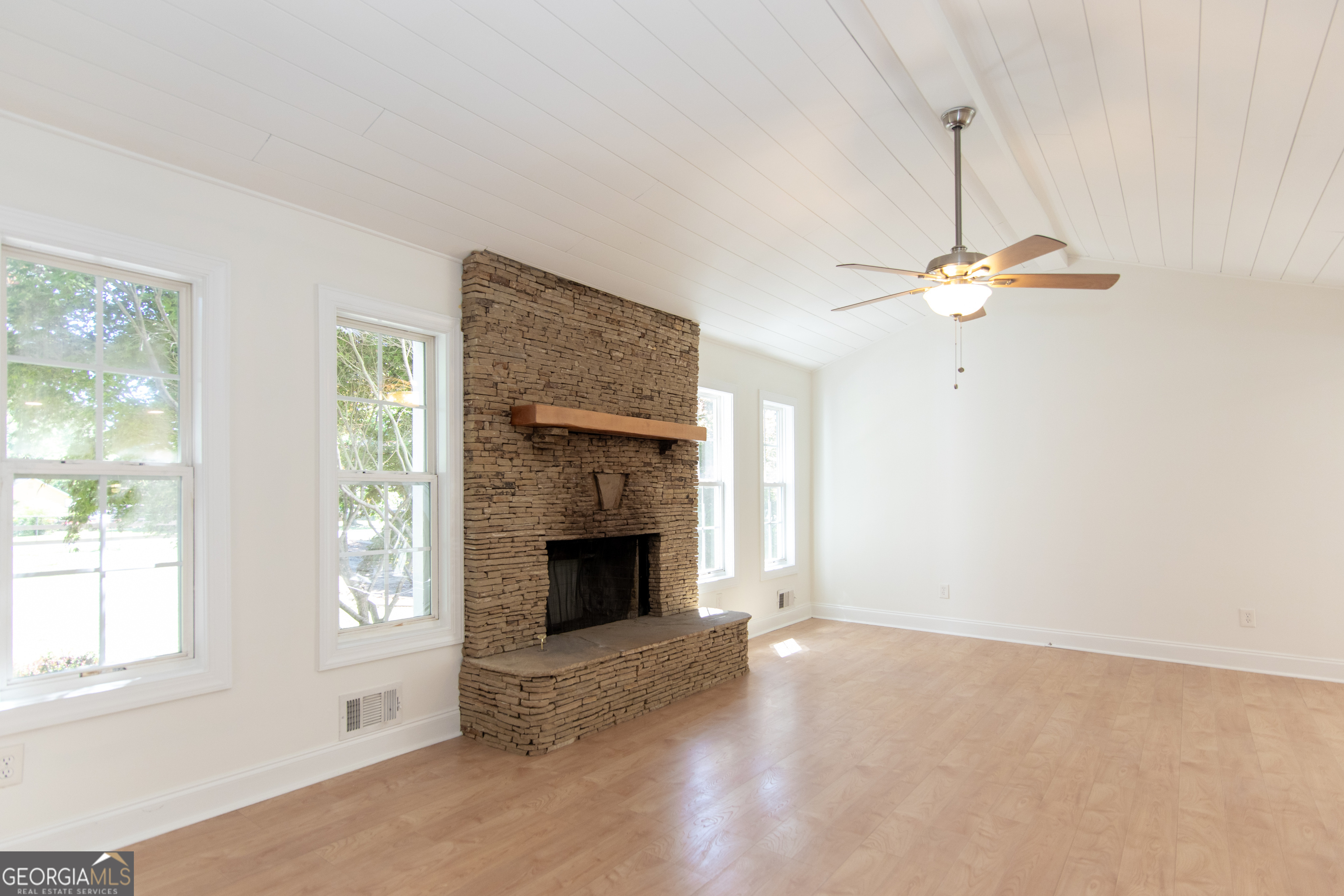 533 Arnold Mill RD