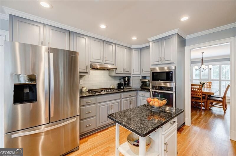 ROBINSON FARMS - Residential