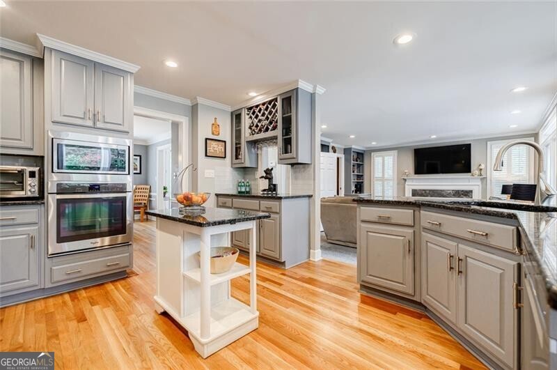 ROBINSON FARMS - Residential