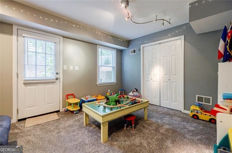 ROBINSON FARMS - Residential