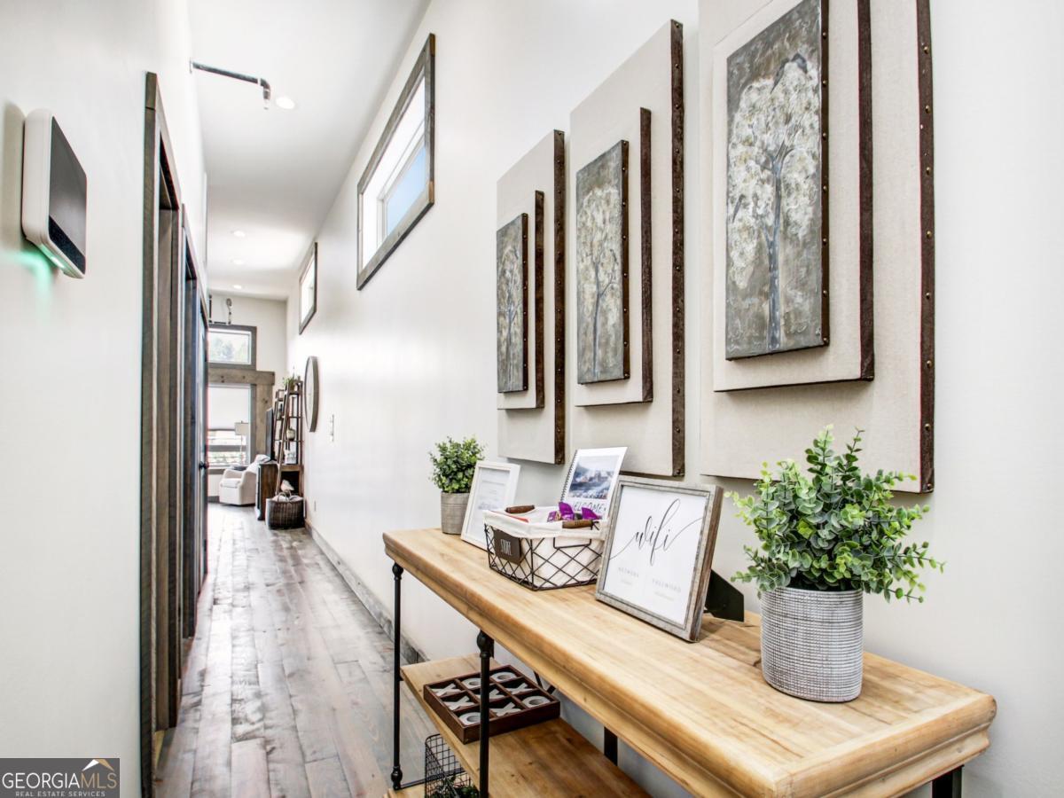 685 E Main St Unit B