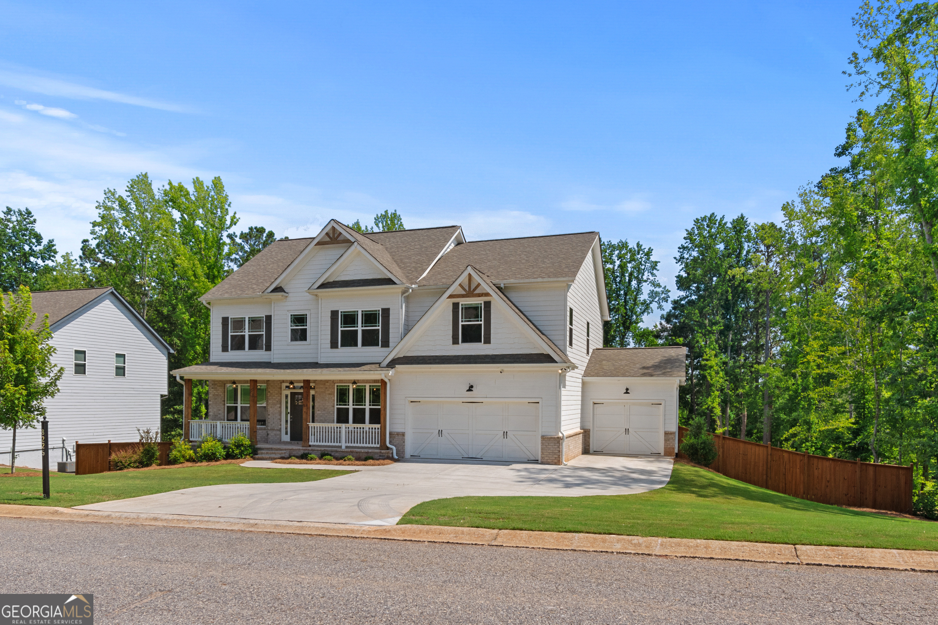 8225 Crooked Creek DR