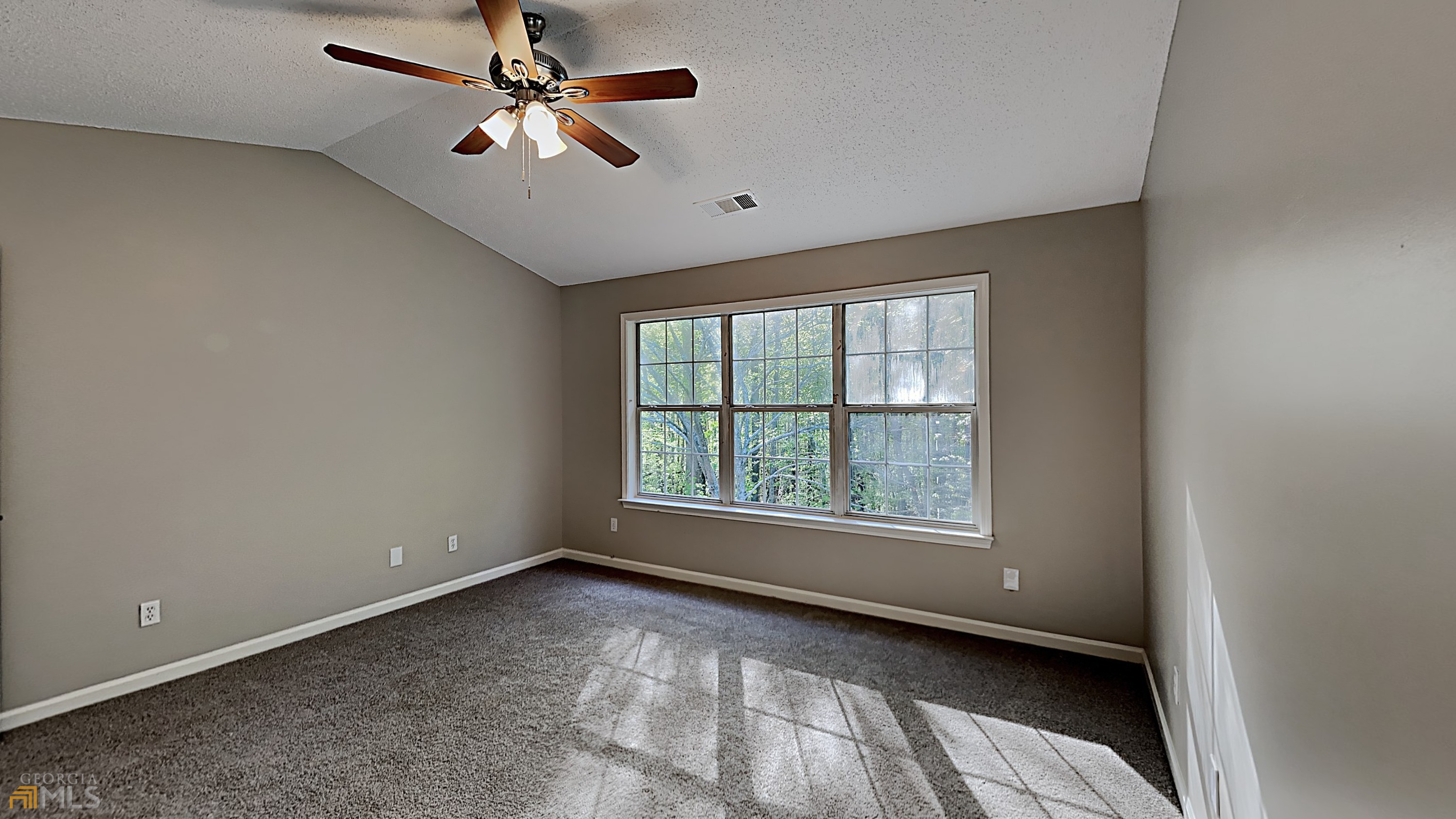 The Cloister At Bells Ferry - Residential