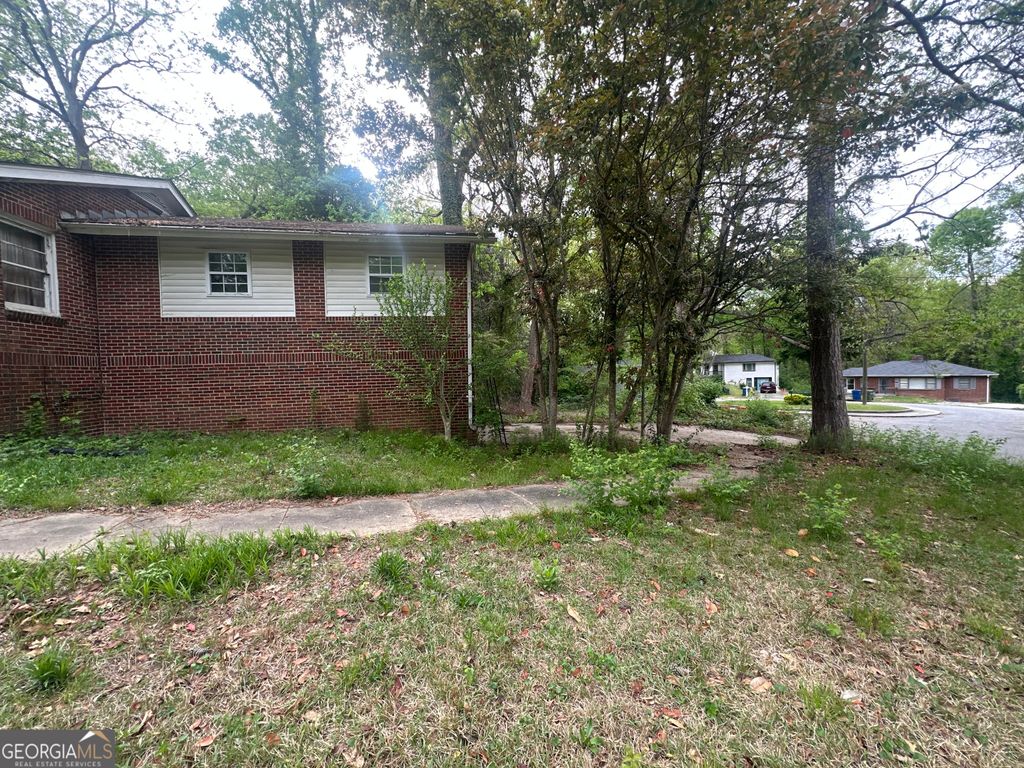 Photo of 110 Leathers Circle NW, Atlanta, GA 30314 (MLS # 10771292)