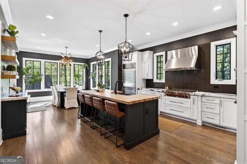 4075 Peachtree Dunwoody RD NE