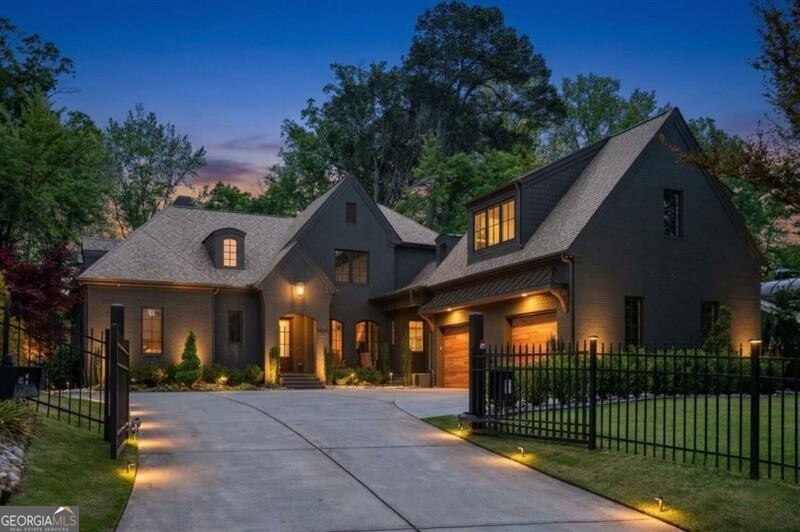 4075 Peachtree Dunwoody RD NE