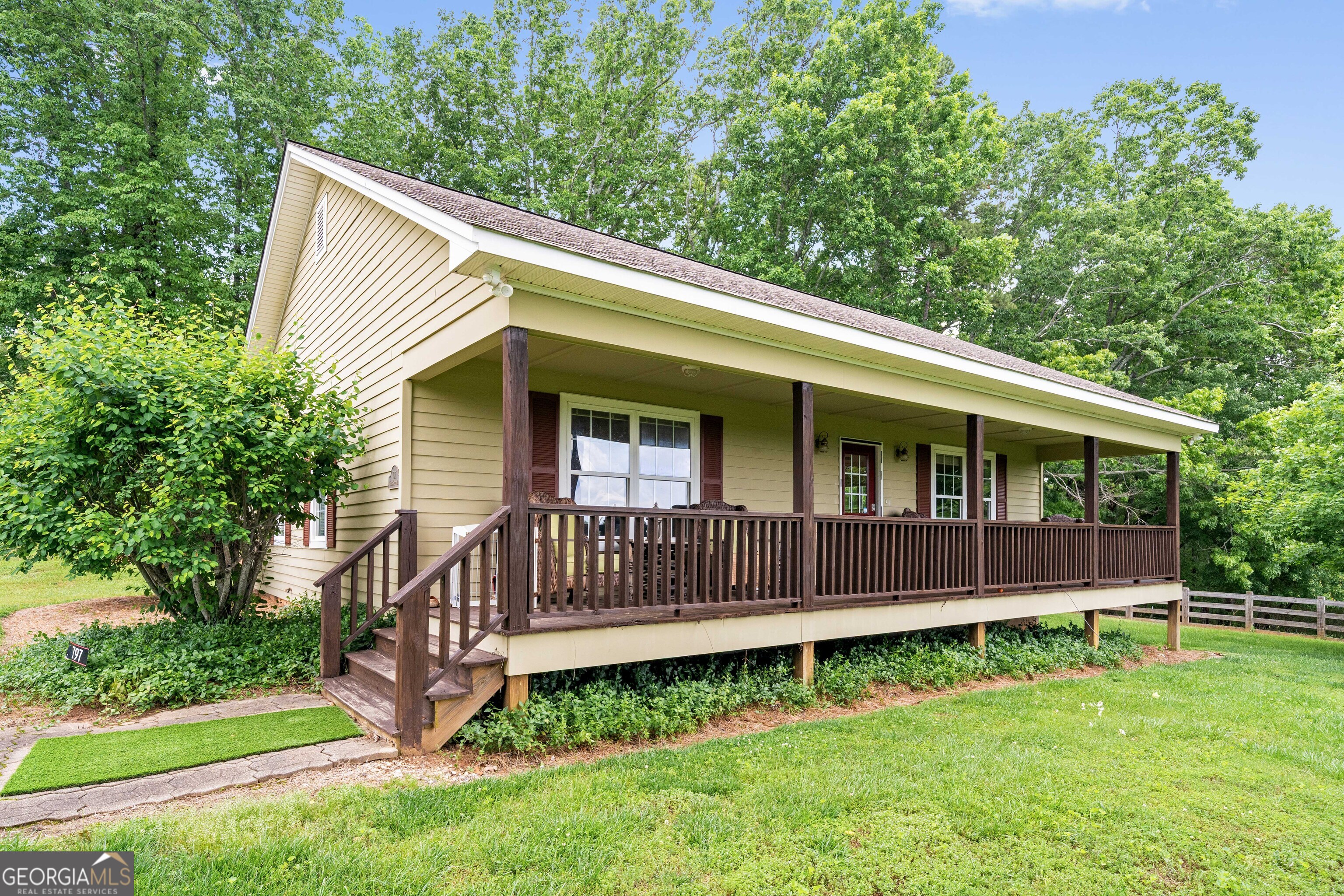 1447 Travis Smith RD