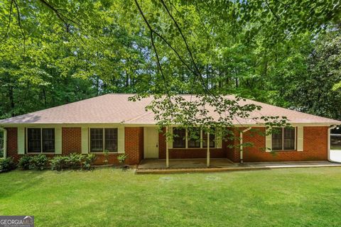 Single Family Residence in Villa Rica GA 4032 Golfview Drive.jpg