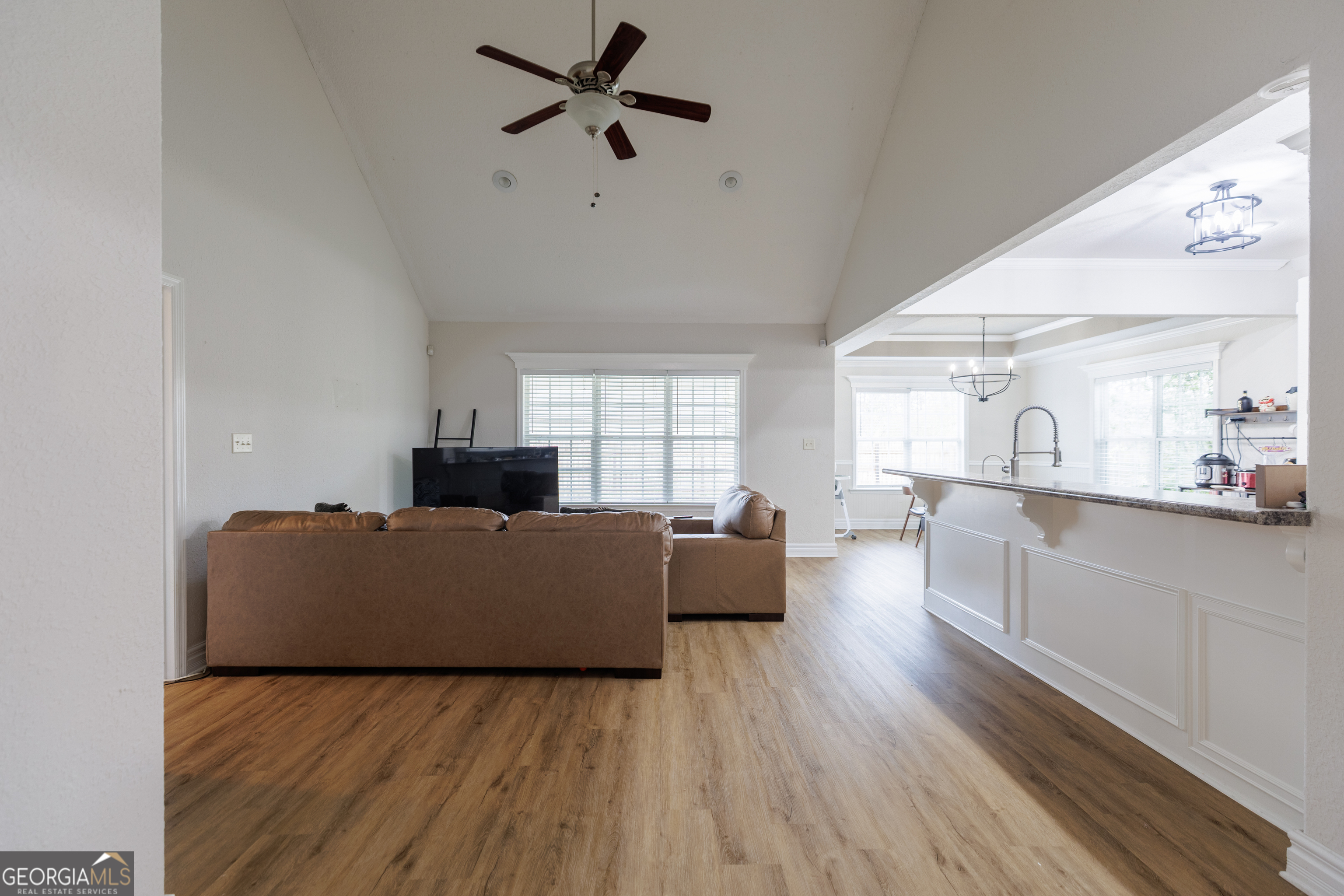 4052 Glen Laurel DR E