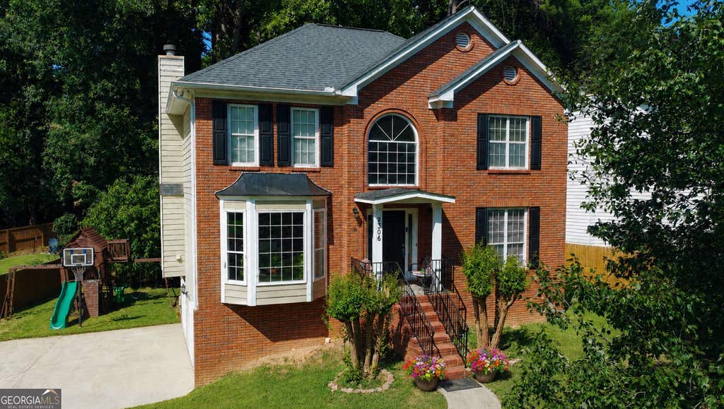 Photo of 2306 Luther Terrace SW, Marietta, GA 30064 (MLS # 10833418)