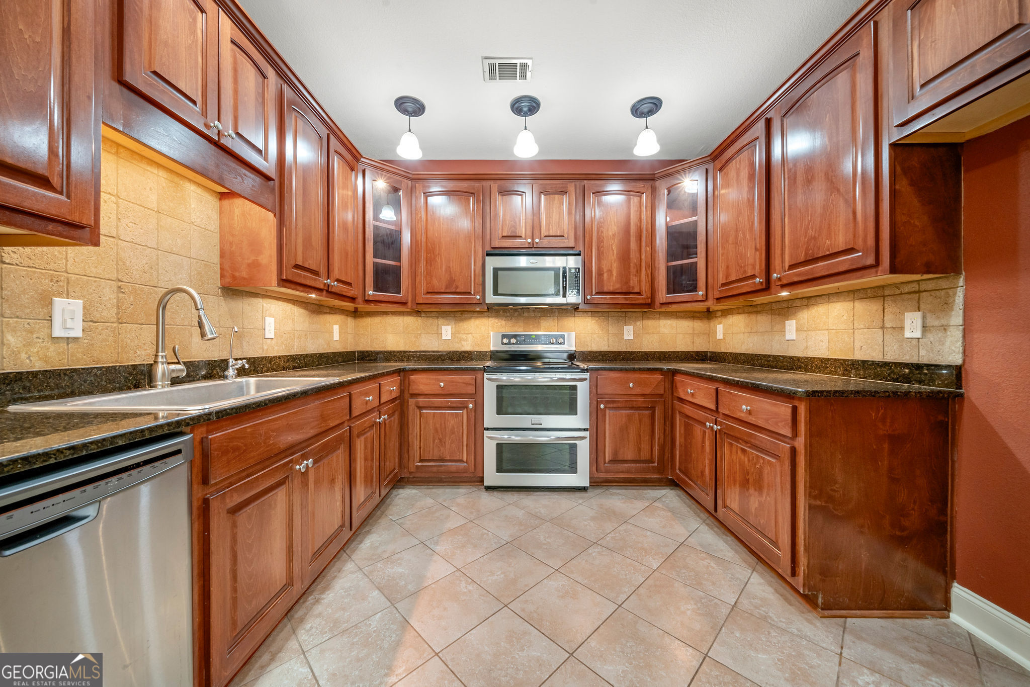 Hogansville, Georgia 30230, United States, 3 Bedrooms Bedrooms, ,3 BathroomsBathrooms,Residential,Active,20342