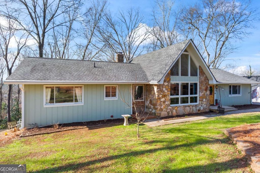 Photo of 422 Buckingham Drive, Marietta, GA 30066 (MLS # 10685303)