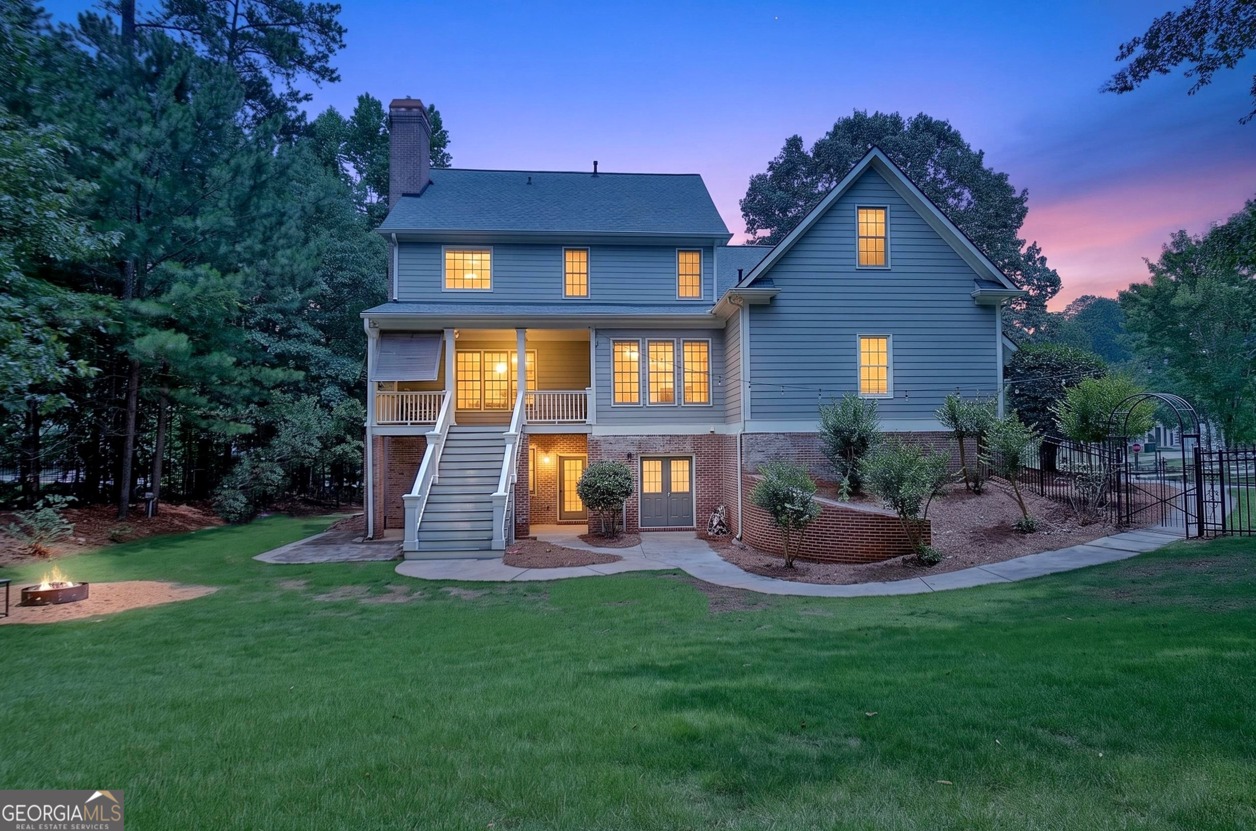300 Tarragon DR