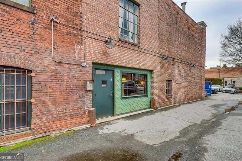 19 Hilliard ST SE 4