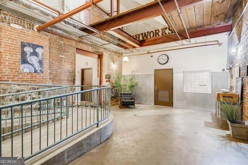 19 Hilliard ST SE 4