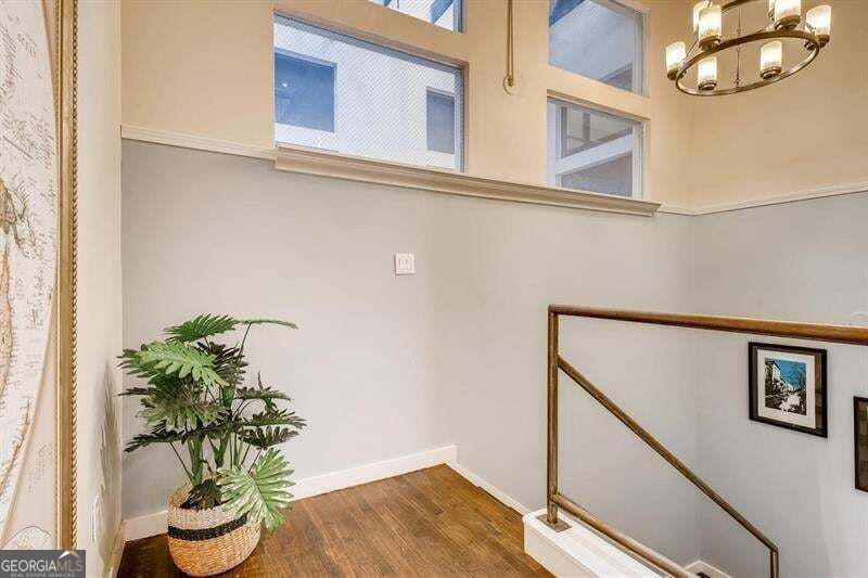 19 Hilliard ST SE 4