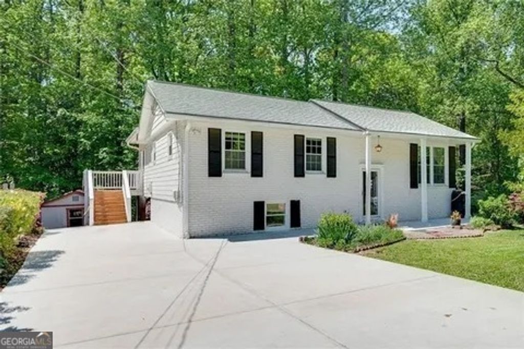 Photo of 3990 Admiral Drive, Atlanta, GA 30341 (MLS # 10662729)