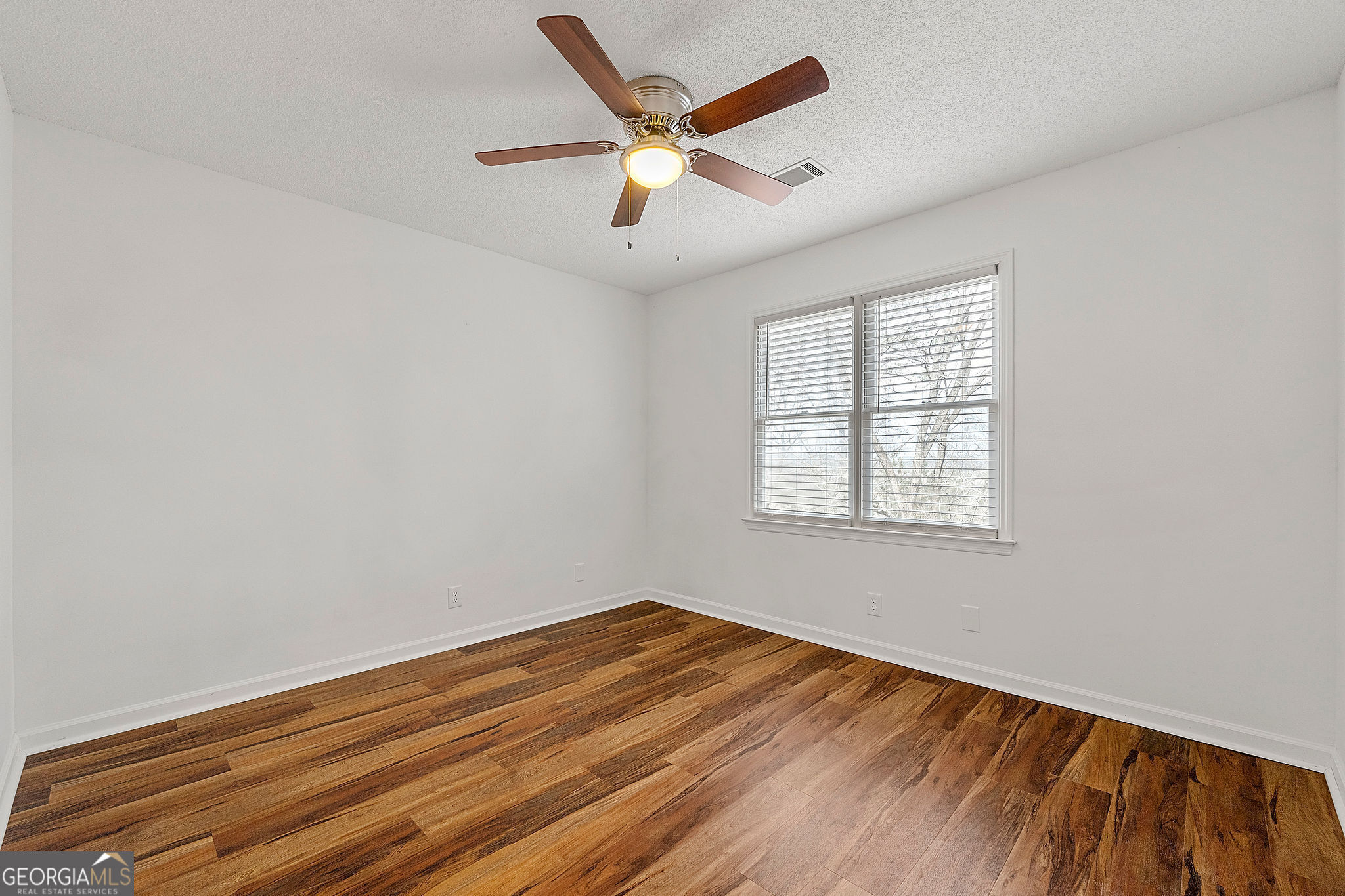 Marietta, Georgia 30066, United States, 4 Bedrooms Bedrooms, ,4 BathroomsBathrooms,Residential,Active,13643