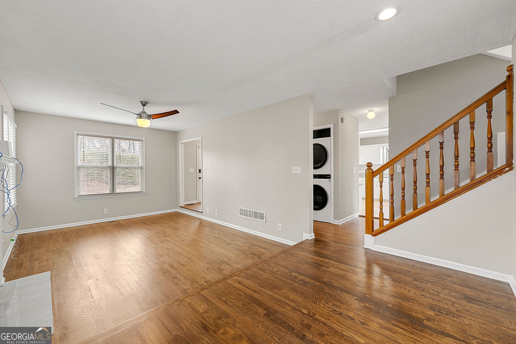 Marietta, Georgia 30066, United States, 4 Bedrooms Bedrooms, ,4 BathroomsBathrooms,Residential,Active,13643