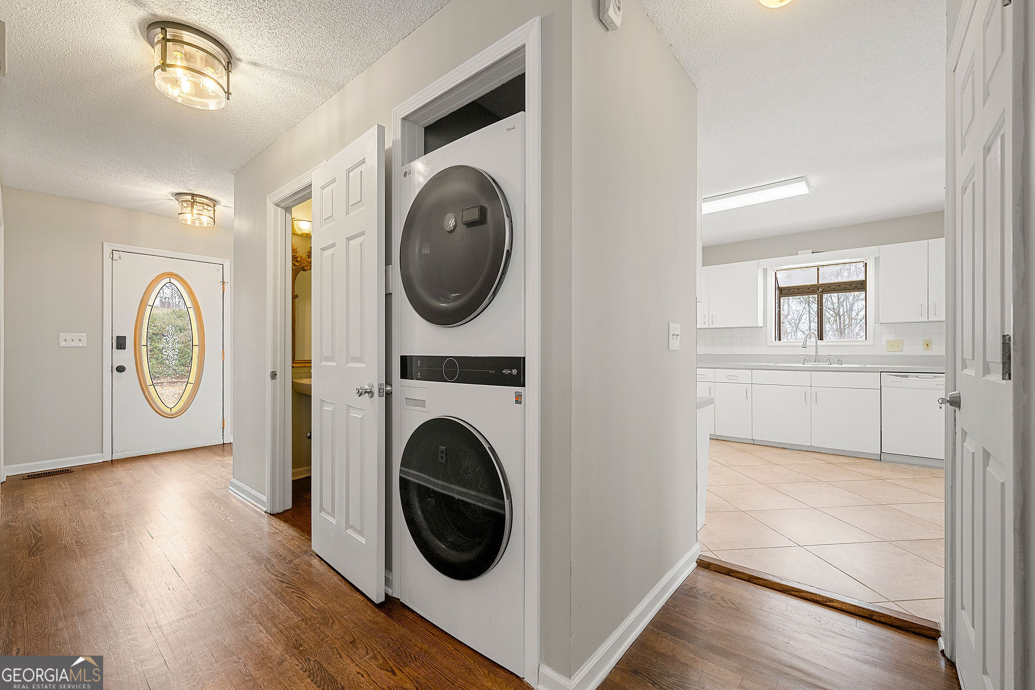 Marietta, Georgia 30066, United States, 4 Bedrooms Bedrooms, ,4 BathroomsBathrooms,Residential,Active,13643