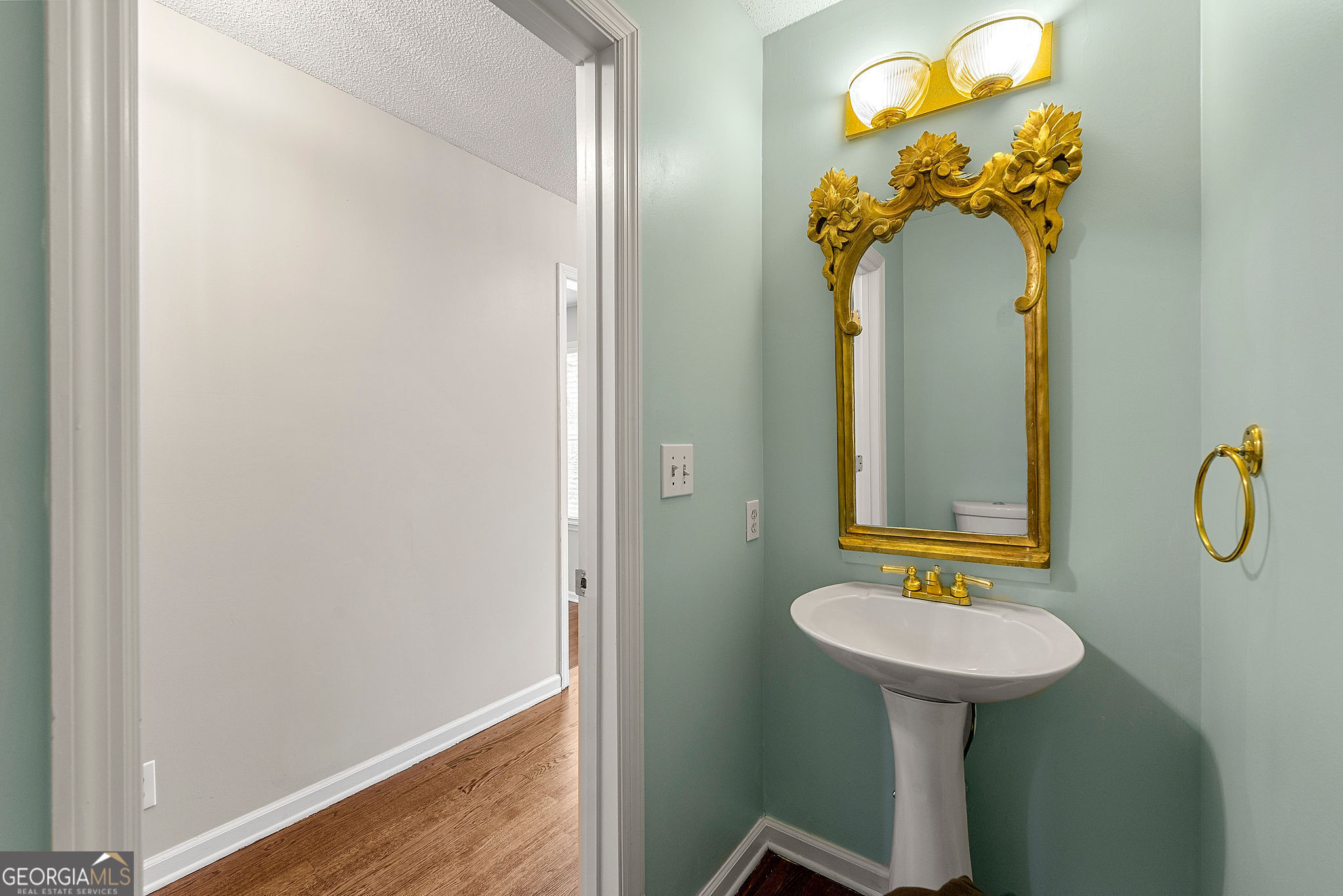 Marietta, Georgia 30066, United States, 4 Bedrooms Bedrooms, ,4 BathroomsBathrooms,Residential,Active,13643