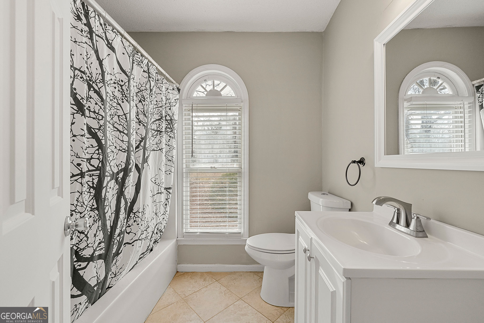 Marietta, Georgia 30066, United States, 4 Bedrooms Bedrooms, ,4 BathroomsBathrooms,Residential,Active,13643