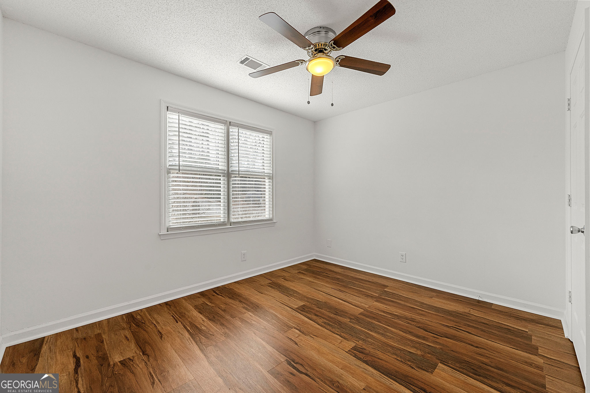 Marietta, Georgia 30066, United States, 4 Bedrooms Bedrooms, ,4 BathroomsBathrooms,Residential,Active,13643