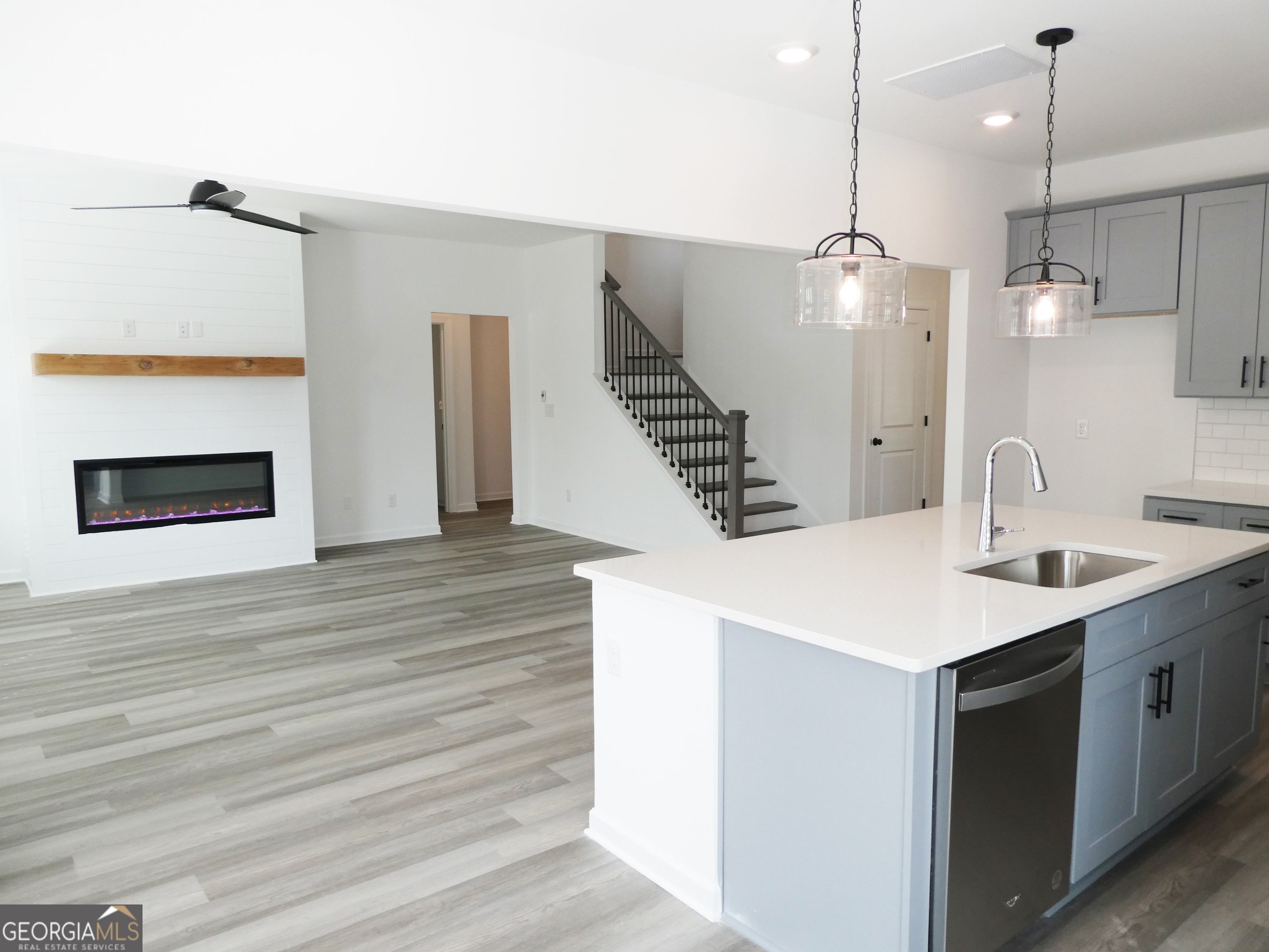 3301 Pepperpike CT