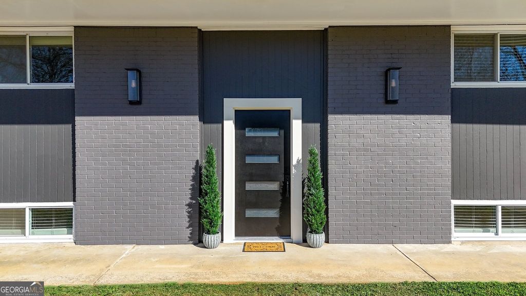 Photo of 5 Greenbriar Avenue, Cartersville, GA 30120 (MLS # 10683433)