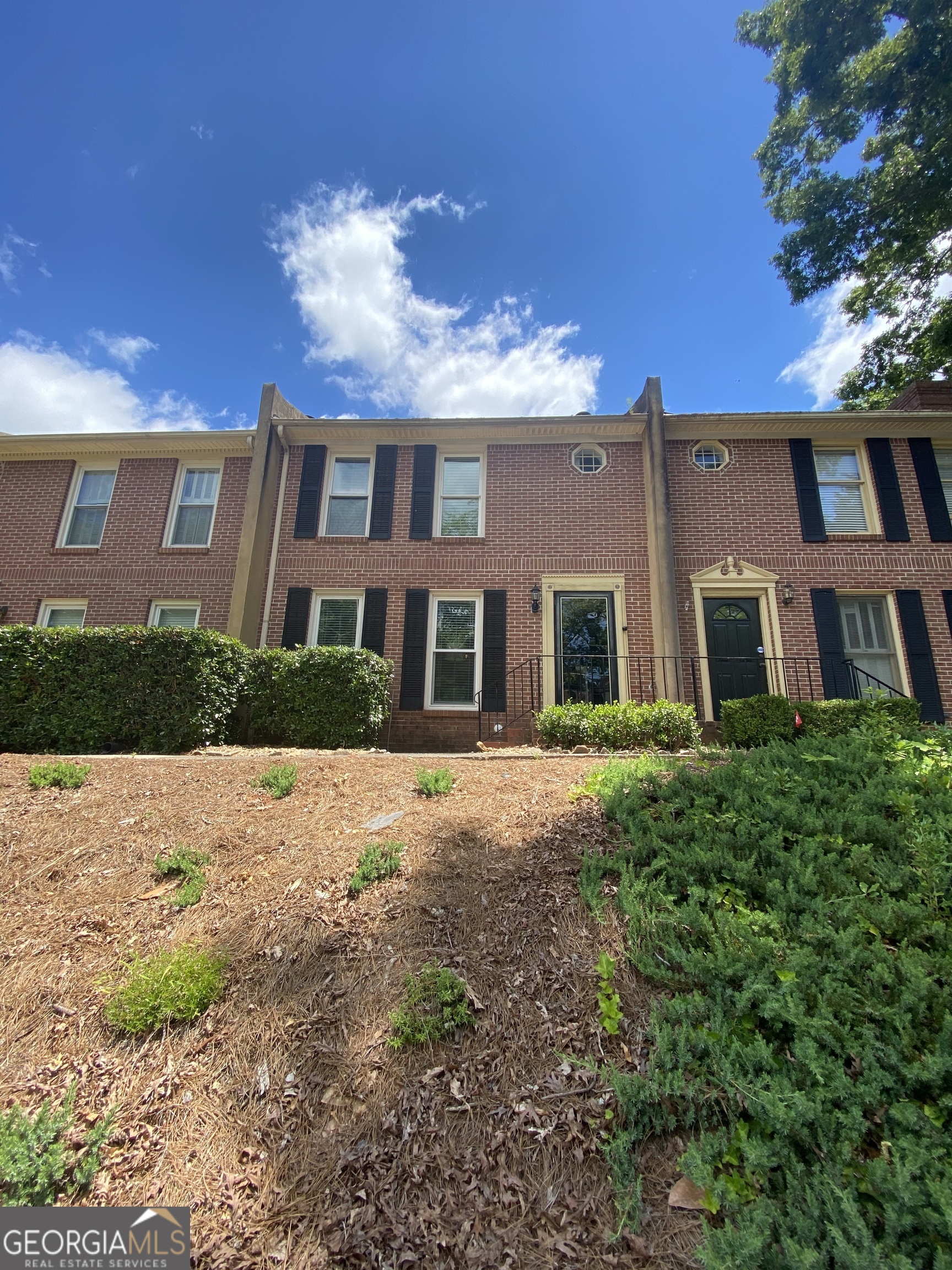 3 College ST