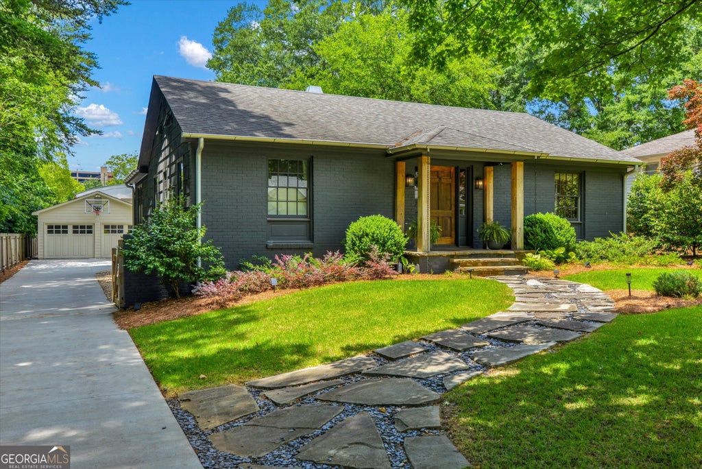 Photo of 643 Etowah Drive NE, Marietta, GA 30060 (MLS # 10785728)
