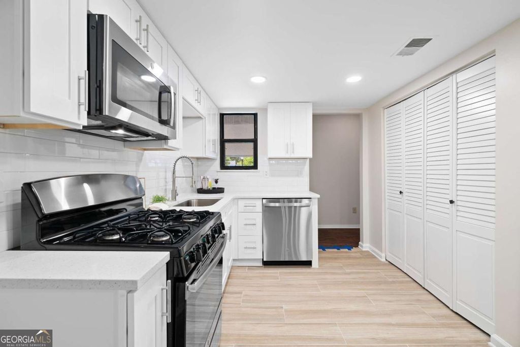 Photo of 2006 Powers Ferry Trace SE, Marietta, GA 30067 (MLS # 10763329)