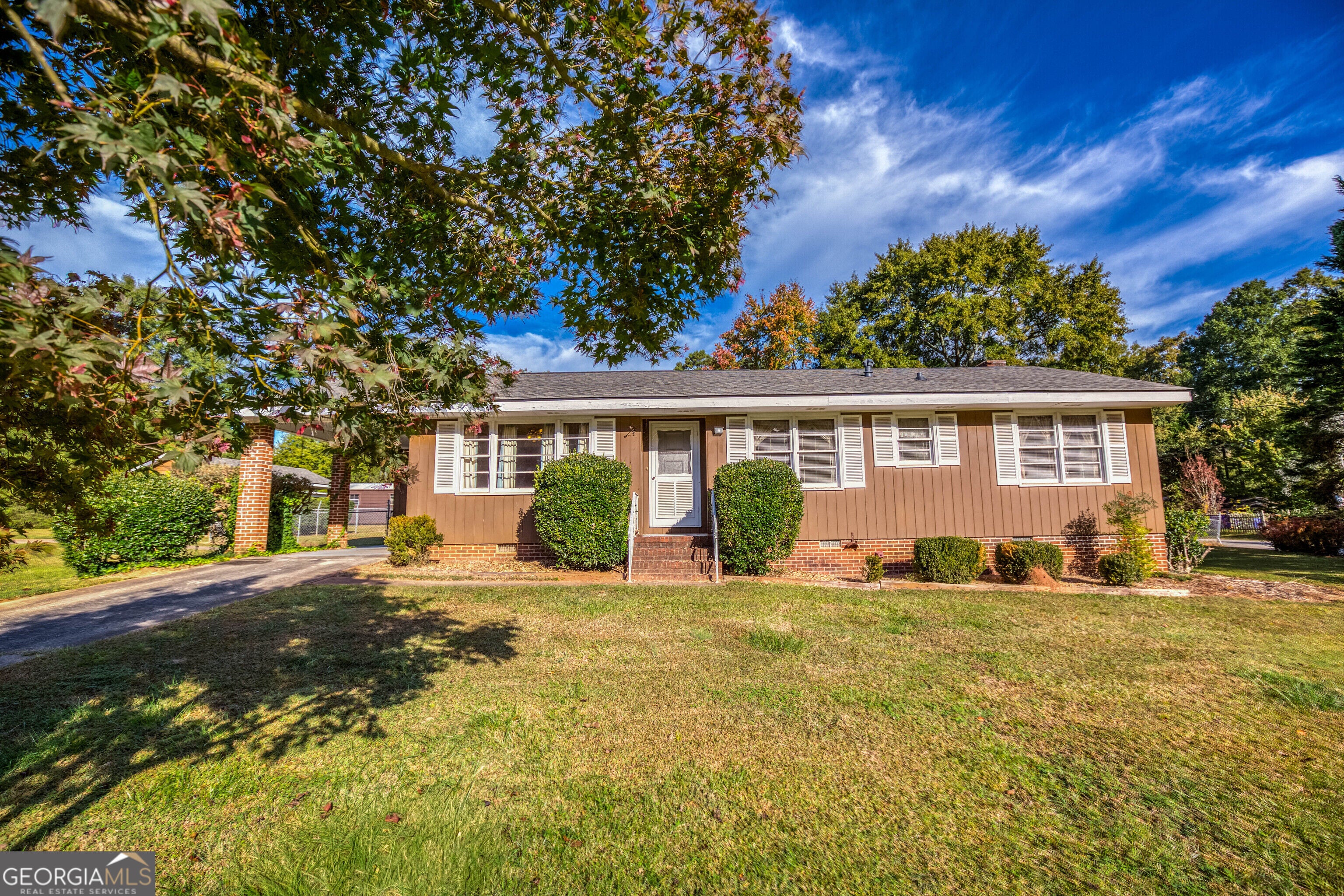 1525 Woodacres RD