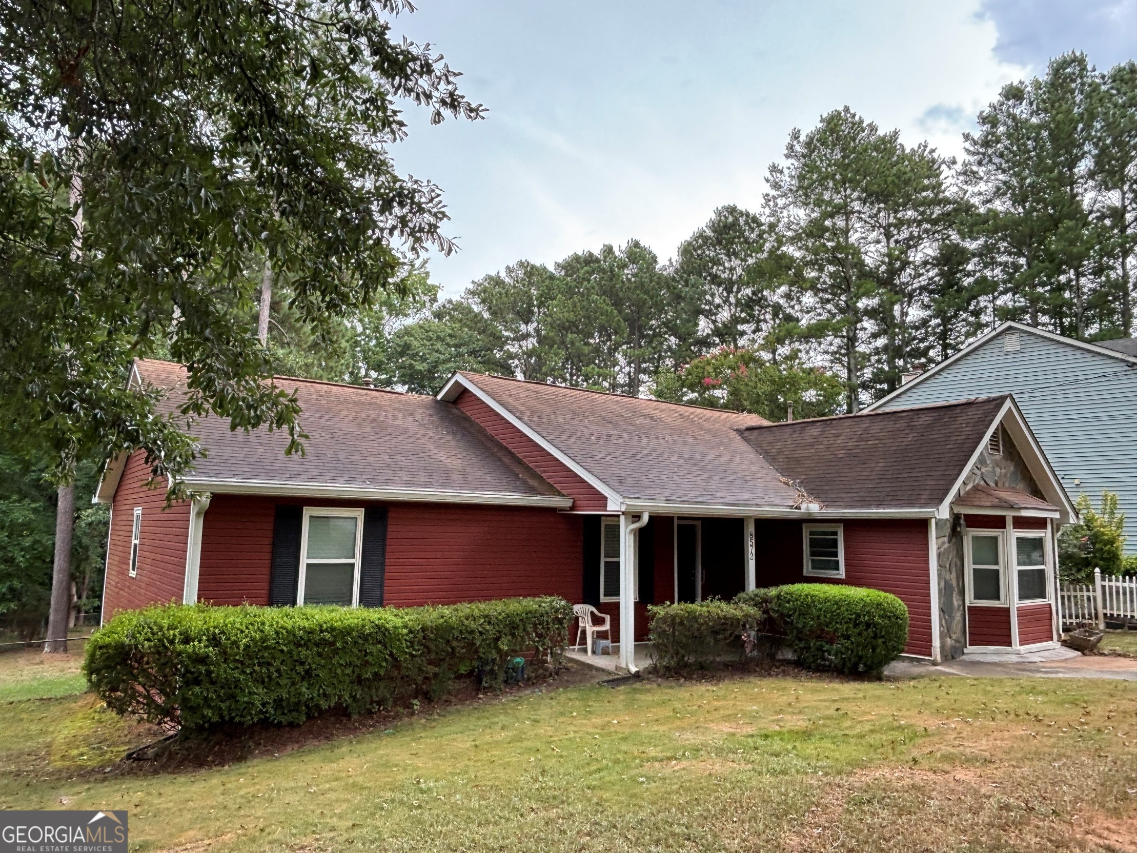 Move-In Ready Home with Modern Updates & Built-In Equity! Conveniently Located | No HOA | Desirable Schools * Highlights You'll Love: * $5,000 Buyer Incentive - Use toward rate buy-down, closing costs, or other buyer expenses! * 4 Bedrooms | 2.5 Bathrooms | 1,924 Sq Ft (per recent appraisal) * Flexible 4th Bedroom - Ideal for home office, den, or playroom * Gorgeous, Updated Kitchen - Quartz countertops, large island, porcelain tile, soft-close drawers, white cabinetry, pantry & garden window. * Open Floor Plan - Bright, airy layout perfect for entertaining. * Stylish Flooring - Luxury vinyl plank, porcelain tile & carpet. * Fresh Interior Paint & Newer Roof * Large, Fenced Backyard - Great for entertaining or relaxing outdoors. * No HOA - Freedom to live your way! * Quick Access - Just 15 minutes to Fayette Pavilion or Hartsfield-Jackson International Airport. * Top-Rated School District * Instant Equity Opportunity - Priced below recent appraisal supports strong value.