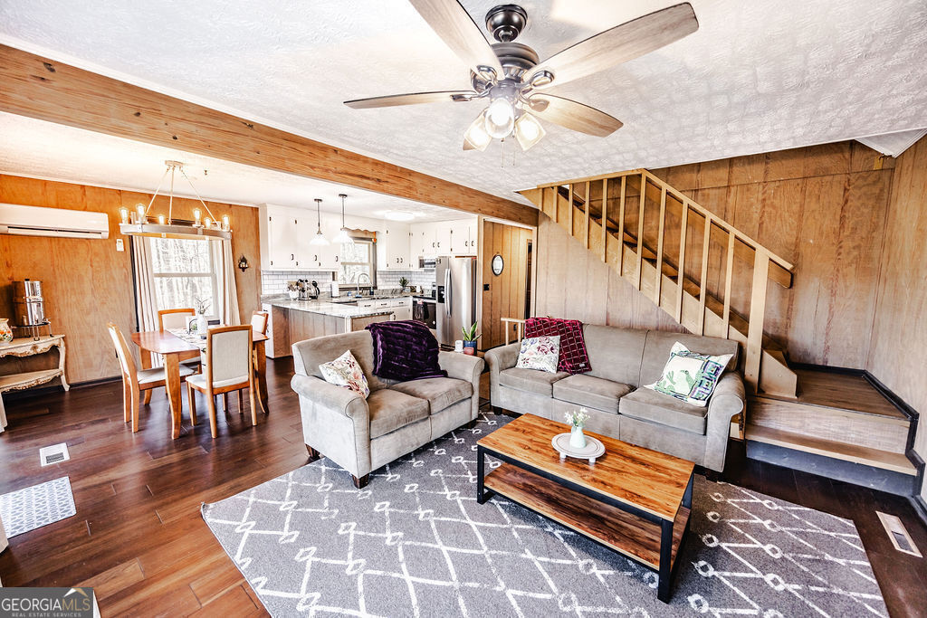 1006 Chestnut Cove TRL