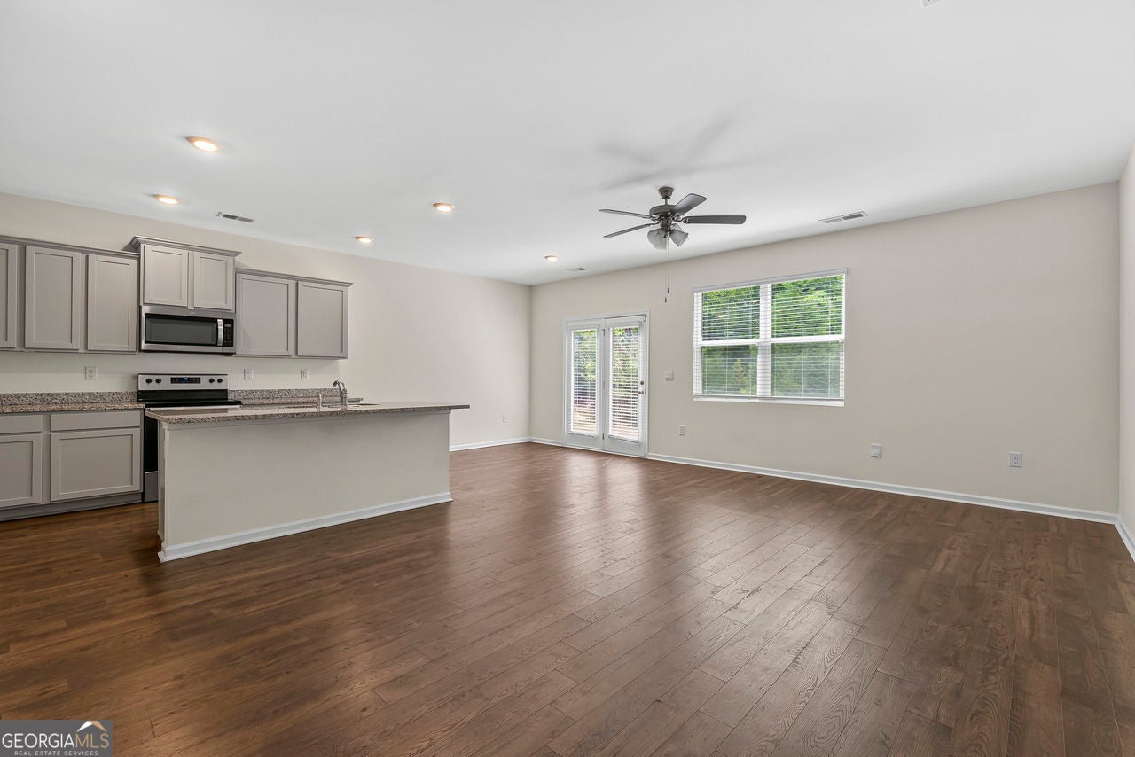 174 Hampton CIR