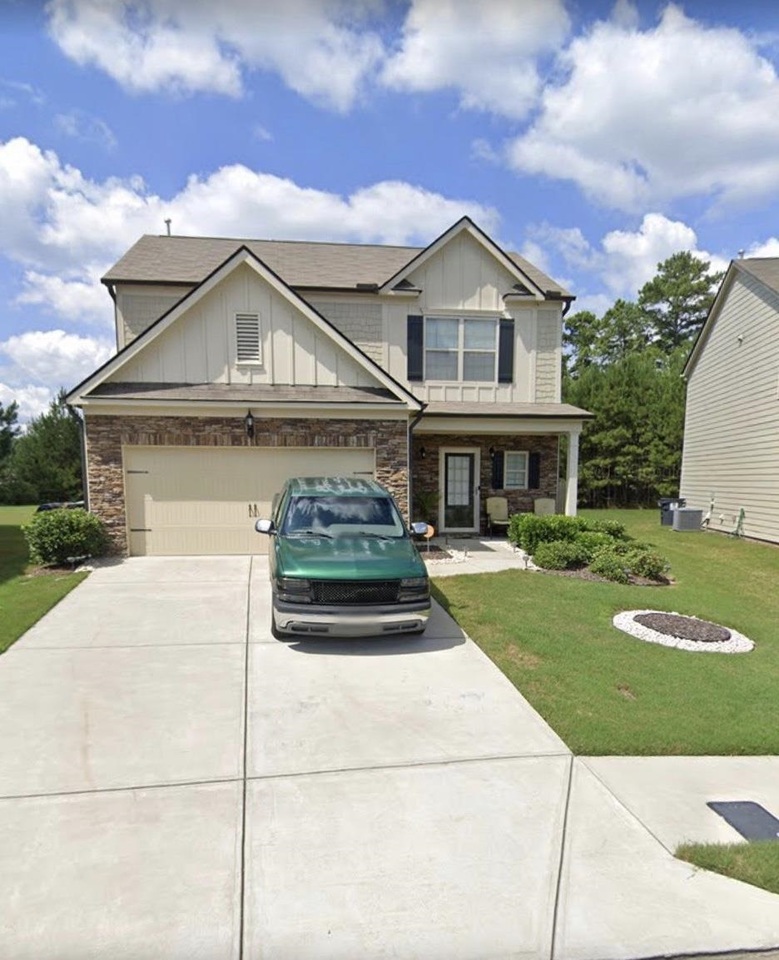 Beautiful well maintained home, foyer, family room with fireplace, breakfast area, huge laundry room, fenced backyard with fire pit for entertaining.