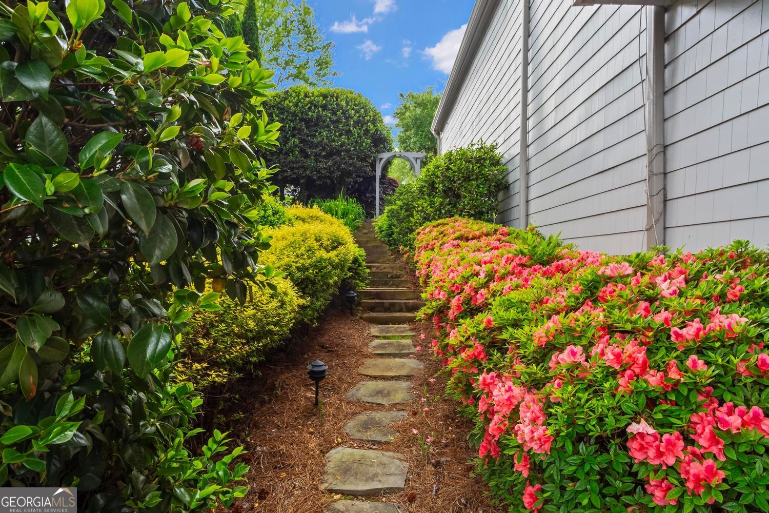 Alpharetta, Georgia 30005, United States, 3 Bedrooms Bedrooms, ,4 BathroomsBathrooms,Residential,Pending,118443