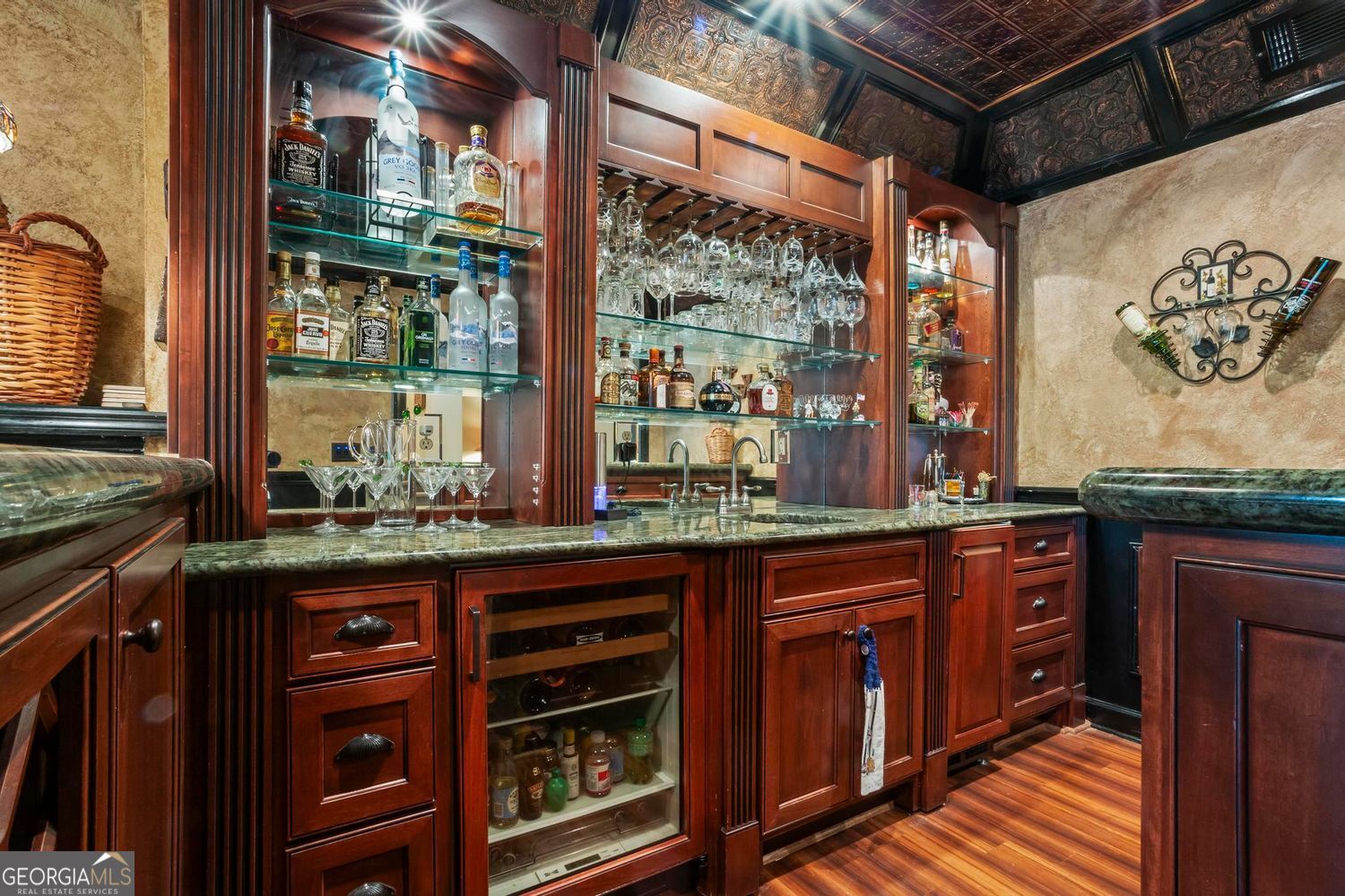 Alpharetta, Georgia 30005, United States, 3 Bedrooms Bedrooms, ,4 BathroomsBathrooms,Residential,Pending,118443