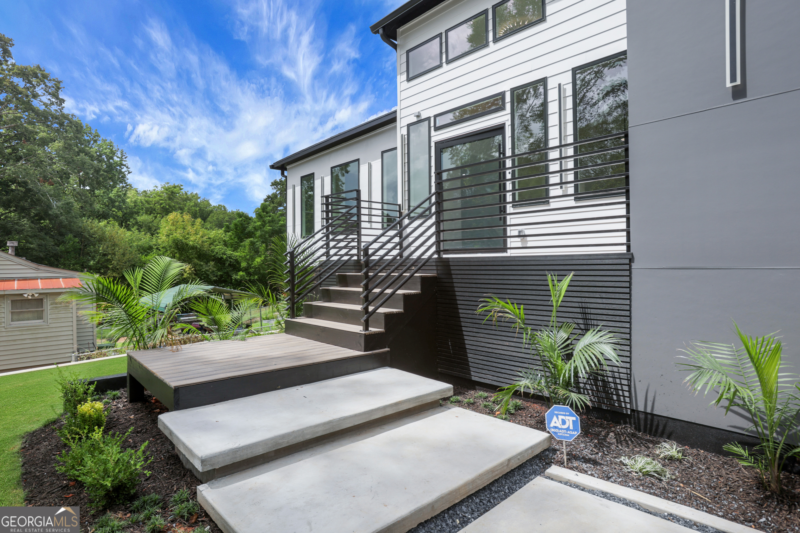 2063 BROWNS MILL RD SE