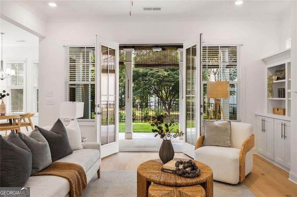 225 Scottsdale DR