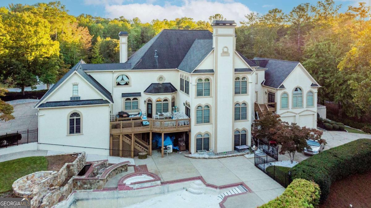 Wynthrop Manor - Residential