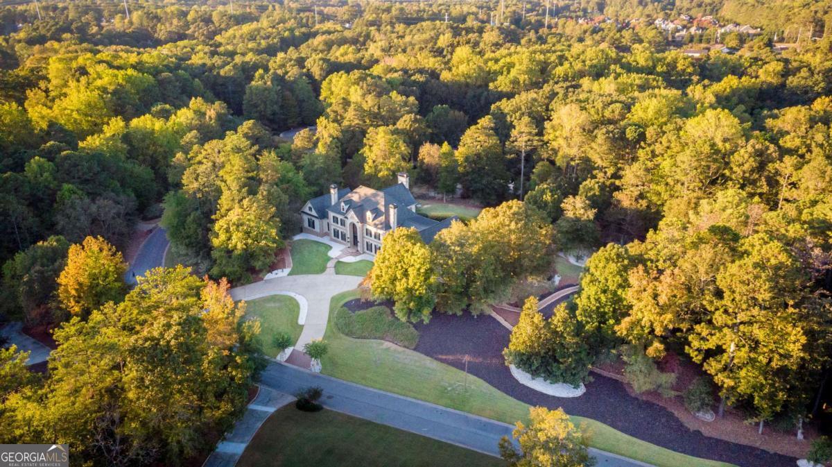 Wynthrop Manor - Residential