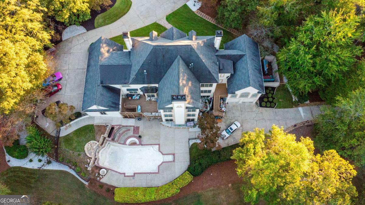 Wynthrop Manor - Residential