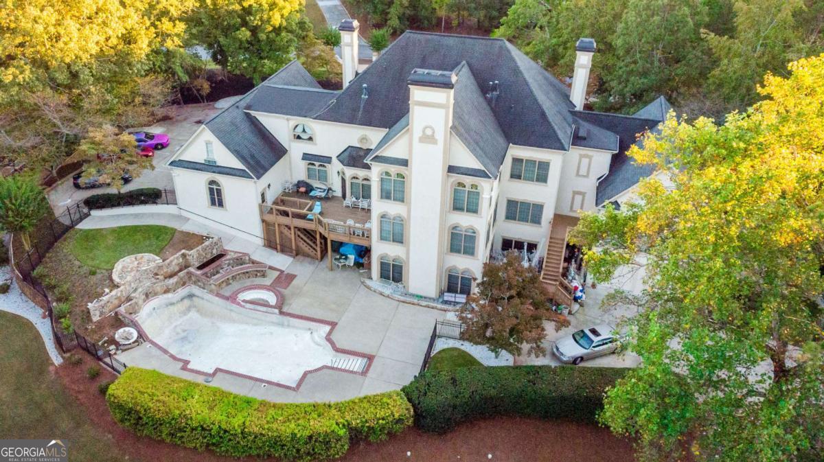 Wynthrop Manor - Residential